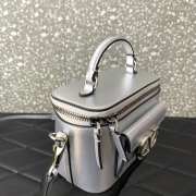 Valentino Garavani Locò mini handbag in silver metallic calfskin leather 16.5x10x7.5cm - 2