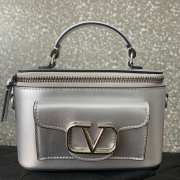 Valentino Garavani Locò mini handbag in silver metallic calfskin leather 16.5x10x7.5cm - 5