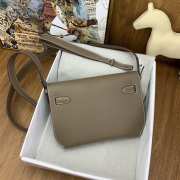 Kelly depeches 25 pouch in beige marfa with silver buckle 25.2x9.5x4cm - 2