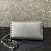 Valentino Garavani Rockstud Bag In silver metallic calfskin leather 21.5x12x2.5cm - 6