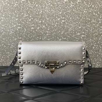 Valentino Garavani Rockstud small crossbody bag in grainy silver metallic calfskin leather 22.5x15x6cm