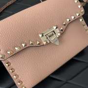 Valentino Garavani Rockstud grainy calfskin bag in rose cannelle 22.5x15x6cm - 3