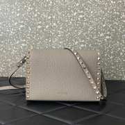 Valentino Garavani Rockstud grainy calfskin bag in dove grey 22.5x15x6cm - 5