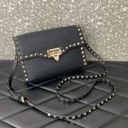 Valentino Garavani Rockstud grainy calfskin bag in black with gold buckle 22.5x15x6cm - 5