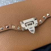 Valentino Garavani Rockstud grainy calfskin bag in almond 22.5x15x6cm - 5