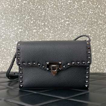 Valentino Garavani Rockstud grainy calfskin bag in black with silver buckle 22.5x15x6cm