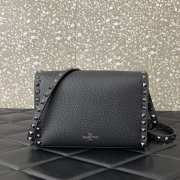 Valentino Garavani Rockstud grainy calfskin bag in black with silver buckle 22.5x15x6cm - 6