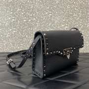 Valentino Garavani Rockstud grainy calfskin bag in black with silver buckle 22.5x15x6cm - 5