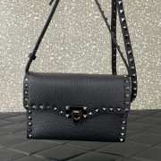 Valentino Garavani Rockstud grainy calfskin bag in black with silver buckle 22.5x15x6cm - 3