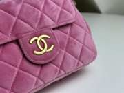 Chanel Hobo Bag Velvet & Gold-Tone Metal Pink 19x17x6cm - 2