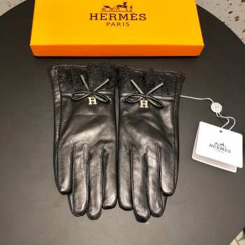 Hermes black glove 02