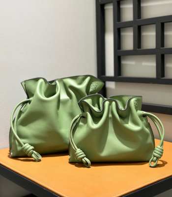 Loewe Flamenco clutch in green nappa calfskin 23.9x18x9cm