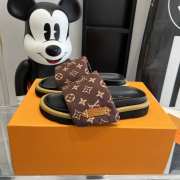 Louis Vuitton 1ACJZA Pool Pillow Flat Comfort Mule Brown - 3