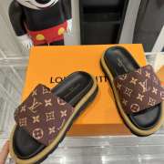 Louis Vuitton 1ACJZA Pool Pillow Flat Comfort Mule Brown - 6