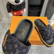 Louis Vuitton 1ACJZA Pool Pillow Flat Comfort Mule Black - 2