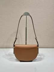 Prada Arqué leather shoulder bag in cognac 12x23x6cm - 5