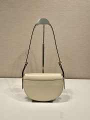 Prada Arqué leather shoulder bag in beige 12x23x6cm - 5