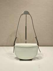 Prada Arqué leather shoulder bag in white 12x23x6cm - 4