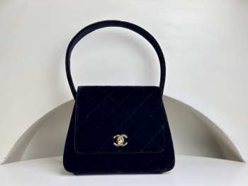 Chanel Vintage velvet kelly armpit bag in black 11x22x27cm