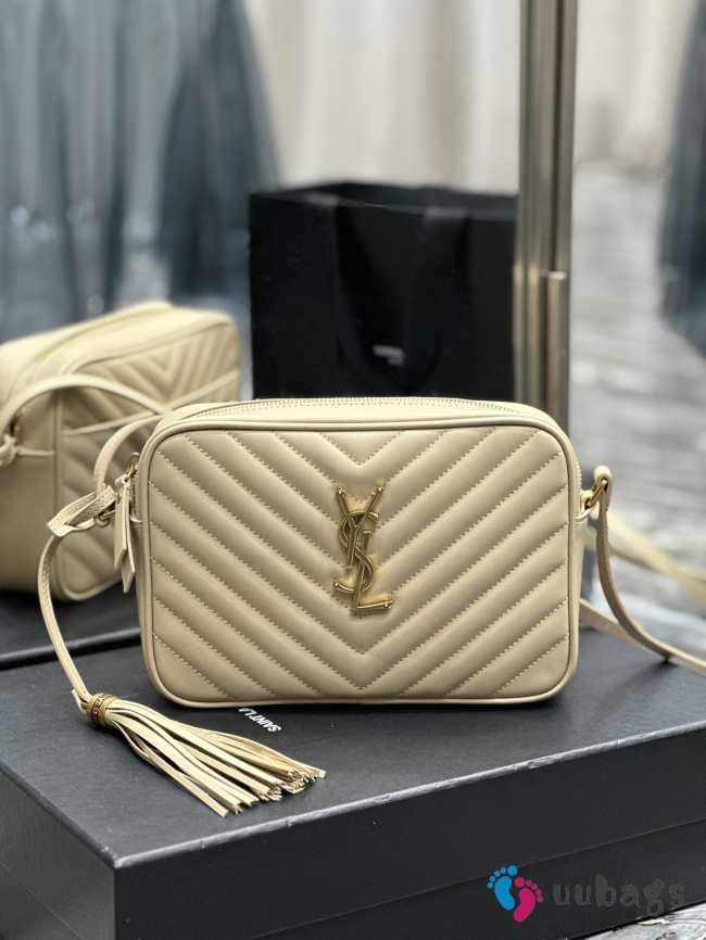 YSL Lou camera bag in white with gold buckle 23x16x6cm - 1