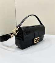 Fendi Baguette Dove black crocodile leather bag 27x6x16cm - 4