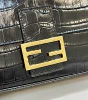 Fendi Baguette Dove black crocodile leather bag 27x6x16cm - 6