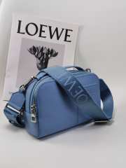 Loewe Mini Camera Crossbody bag in satin calfskin blue 18x8.5x13cm - 3