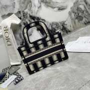 Dior Book Tote Black/White Mini Oblique Embroidery Canvas Bag 23x17cm - 5