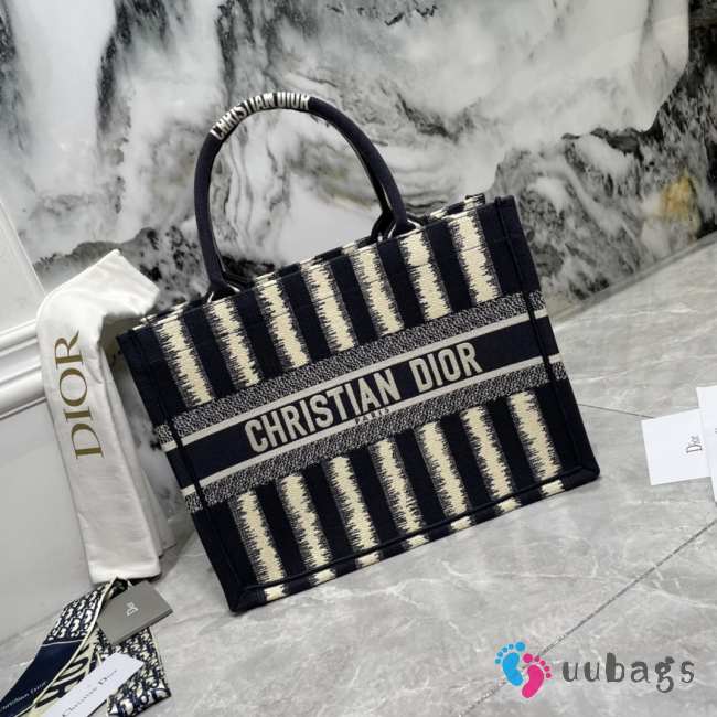 Dior Book Tote Black/White Oblique Embroidery Canvas Bag 36.5x28cm - 1