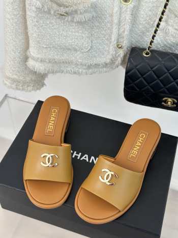 Chanel velvet orange slipper 3cm