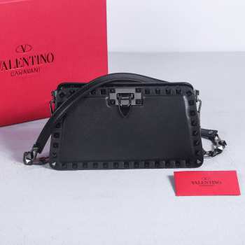 Valentino Garavani Rockstud Calfskin Clutch In Black 23x13x7cm