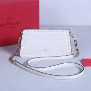 Valentino Garavani Rockstud Calfskin Clutch In White 23x13x7cm - 3