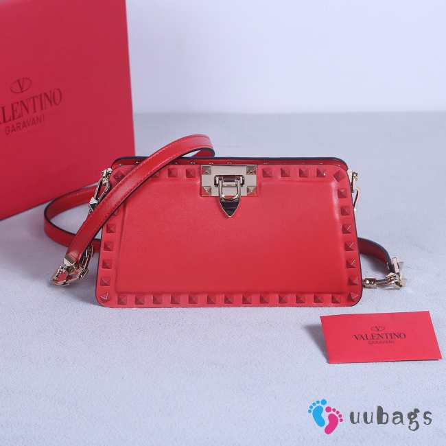 Valentino Garavani Rockstud Calfskin Clutch In Red 23x13x7cm - 1