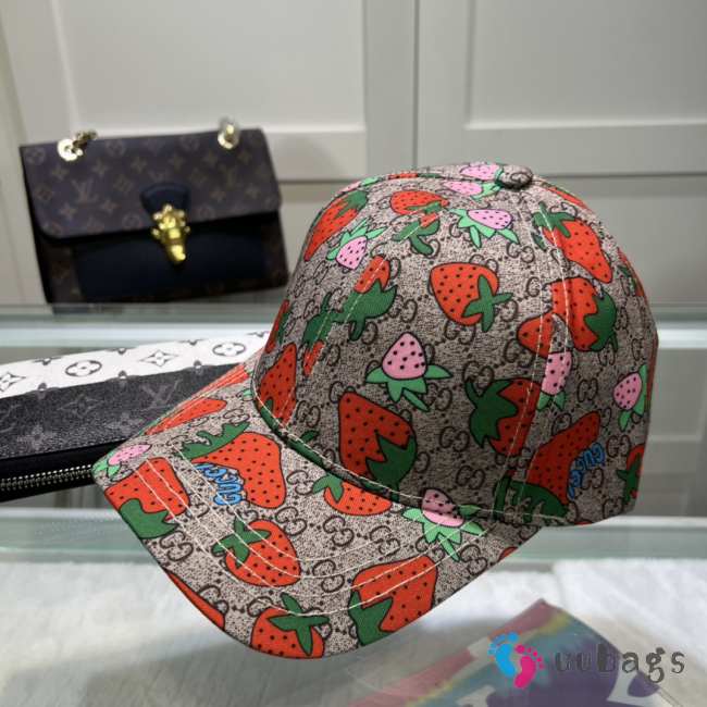 Gucci Strawberry hat  - 1