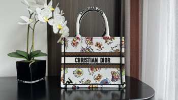 Dior Butterfly Zodiac Book Tote White Bag 26.5x21x14cm