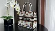 Dior Butterfly Zodiac Book Tote White Bag 26.5x21x14cm - 5