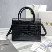 Dior Crocodile Saint Honoré 30 Montaigne Bag In Black 30x22.5x16cm  - 4