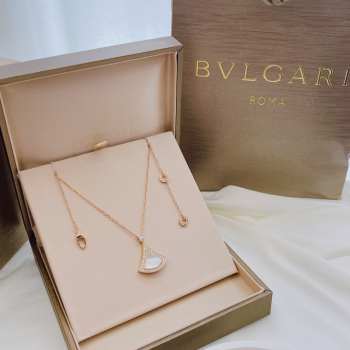 Bvlgari Divas' Dream pendant necklace in 18 kt rose gold 