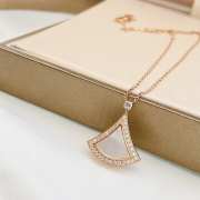 Bvlgari Divas' Dream pendant necklace in 18 kt rose gold  - 4