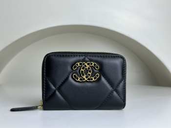 Chanel wallet in black 11.5x8cm