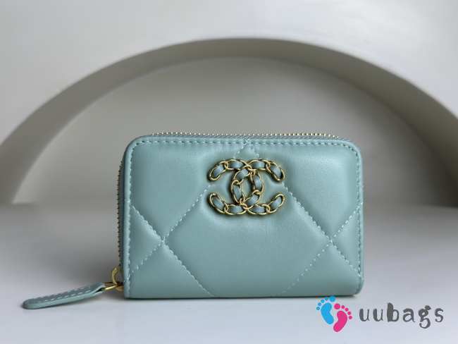 Chanel wallet in mint green 11.5x8cm - 1