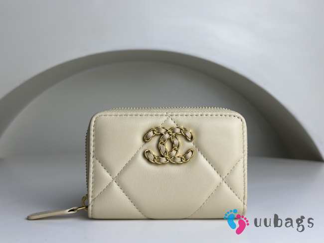 Chanel wallet in beige 11.5x8cm - 1