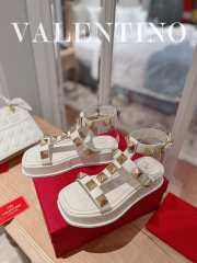 Valentino Garavani Roman Stud flatform sandals in white - 1