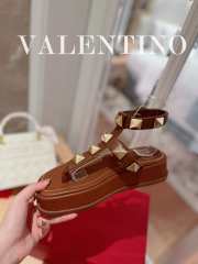 Valentino Garavani Roman Stud flatform sandals in brown - 1