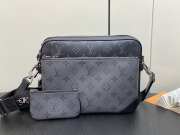 Louis Vuitton M69443 Trio Messenger Bag 25x18.5x7cm - 1