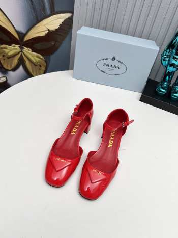 Prada patent leather pumps in red 4.5cm