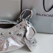 Balenciaga Le Cagole Leather Bag In Silver 26x16x10cm - 2