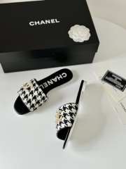 Chanel checkered flat sandals in black - 6