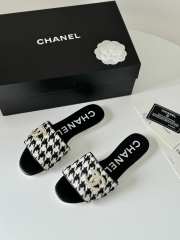 Chanel checkered flat sandals in black - 2