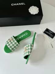 Chanel checkered flat sandals in green - 4